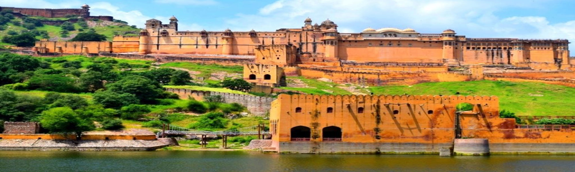 Heritage Tours in India with Fort and Palaces Tours in India