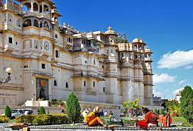 Fort and Palaces Tours in India with Himpushp Tours in India