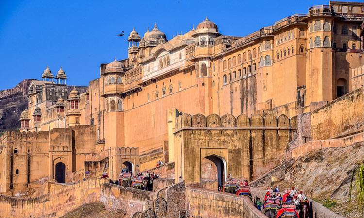 Fort and Palaces Tours in India with Royal Rajasthan Tours in India