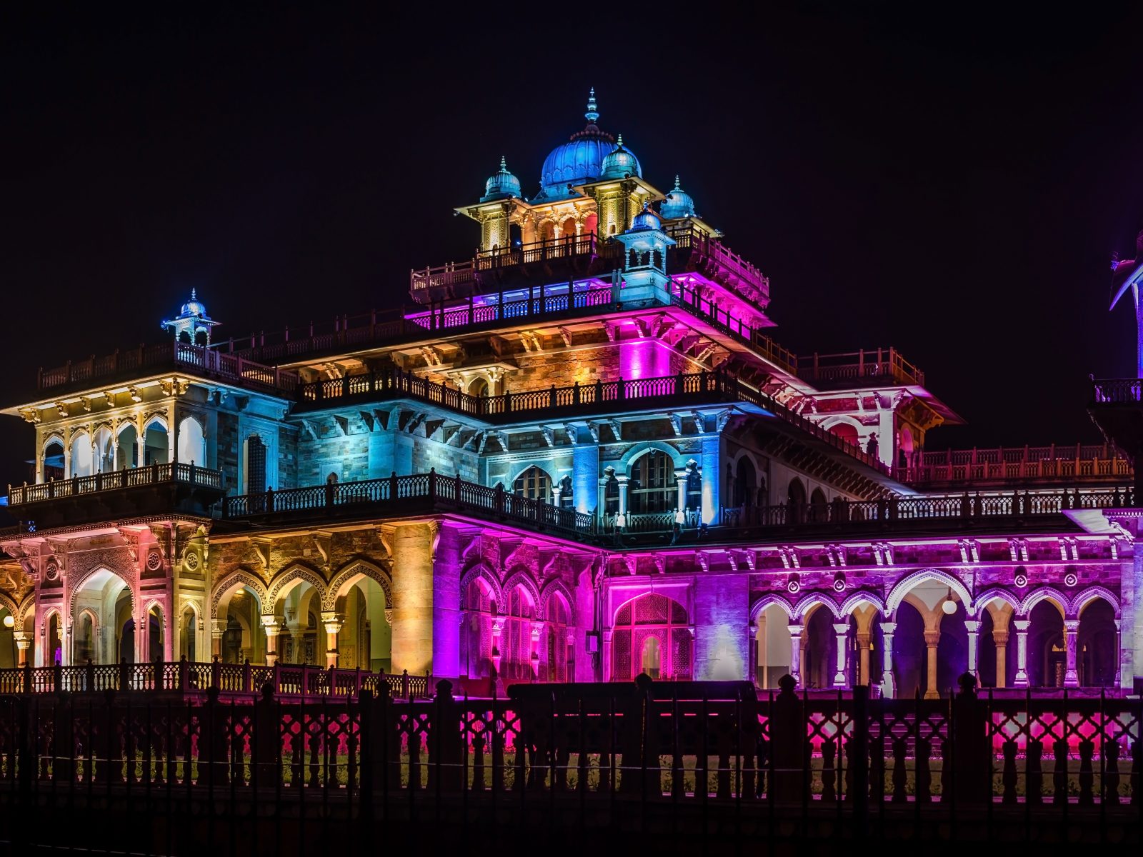 Taj Mahal Tours in India with Jaipur Tours in Rajasthan